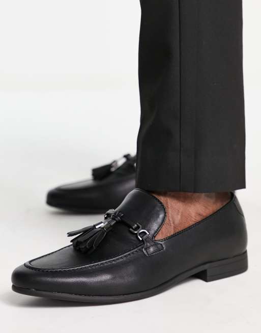 ASOS DESIGN loafers in black faux leather with tassel detail | ASOS