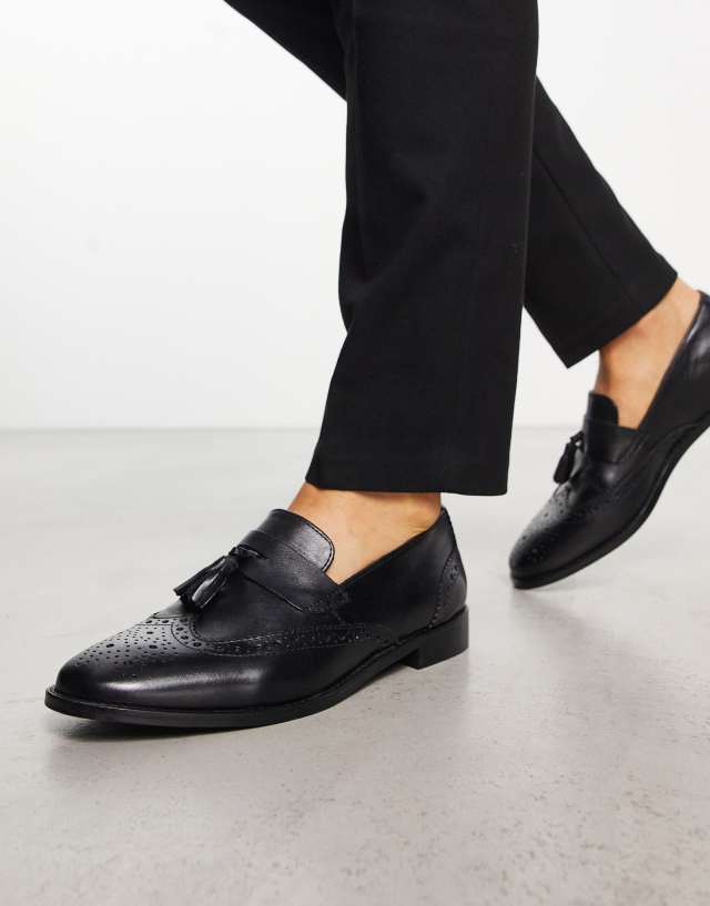 ASOS DESIGN loafers in black leather with brogue detail