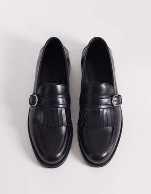  loafers  leather with fringe and buckle detail