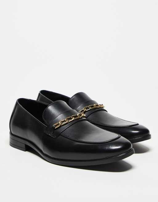ASOS DESIGN loafers in black with gold chain