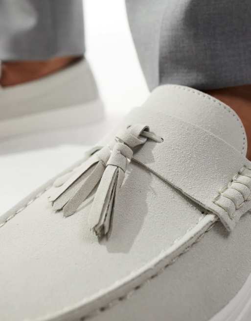 ASOS DESIGN - Loafers met kwastjes en gomzool in grijs, 3 van 4