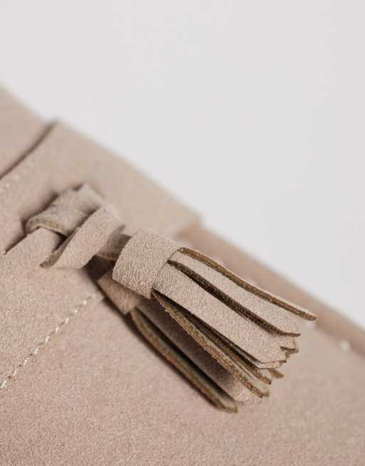ASOS DESIGN - Loafers met kwastjes en zool met profiel in stone, 3 van 4