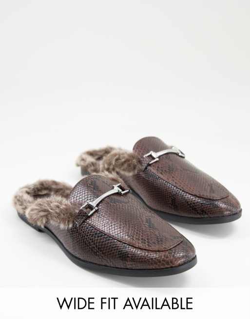 ASOS DESIGN - Loafers met open achterkant van imitatie-slangenleer met imitatiebont in bruin