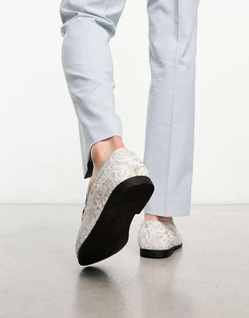 ASOS DESIGN - Loafers van fluweel in zilver met schakeldetail, 2 van 4
