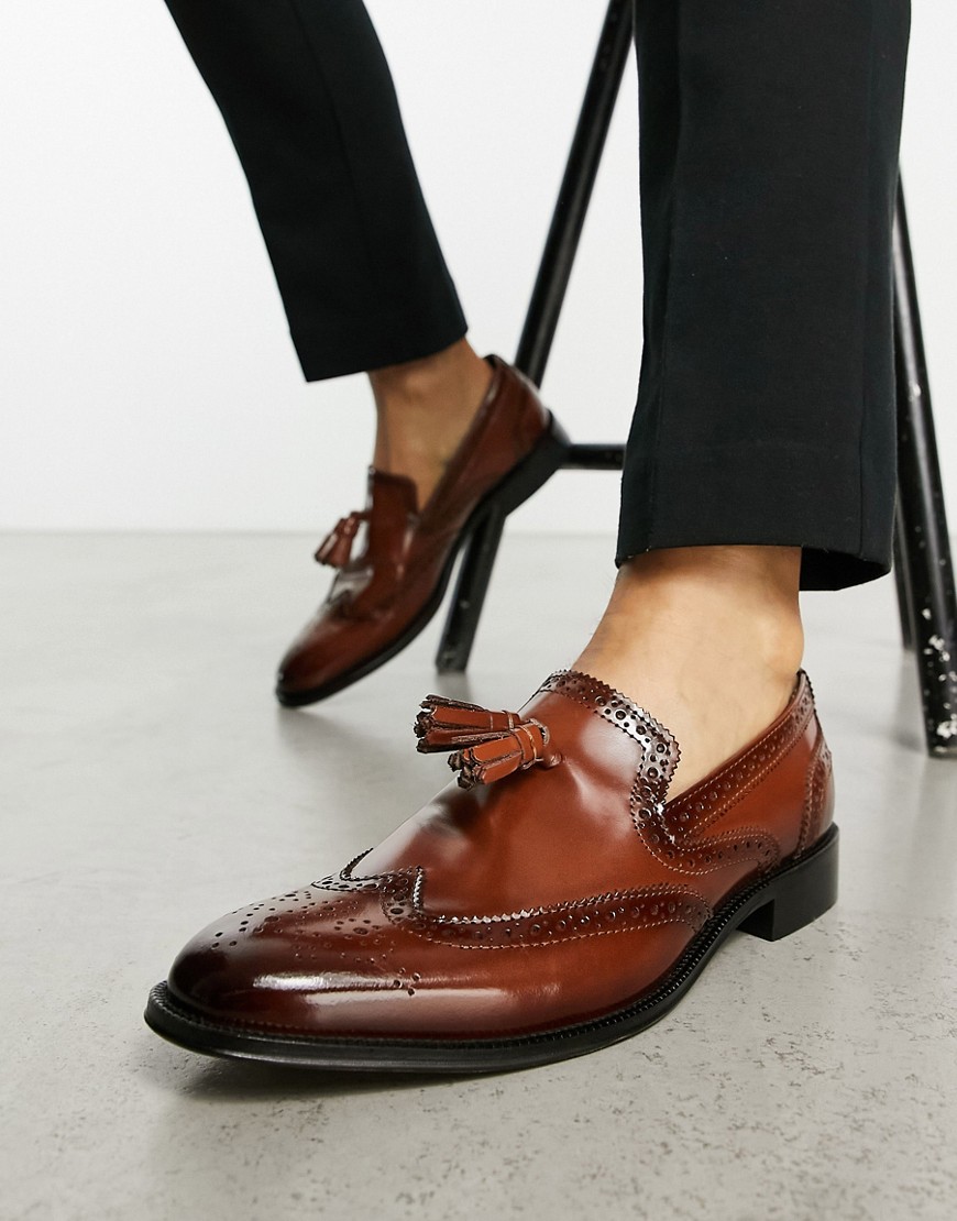 ASOS DESIGN loafers with brogue detail in polished tan leather-Brown