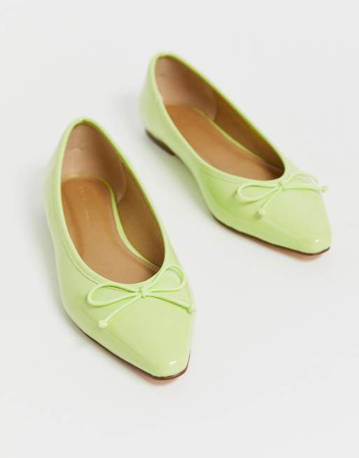 Green pointed hot sale toe flats