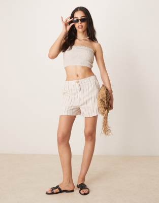 ASOS DESIGN - Locker geschnittene Dad-Shorts mit Leinenanteil in Natur und Schnörkelstreifen-Bunt