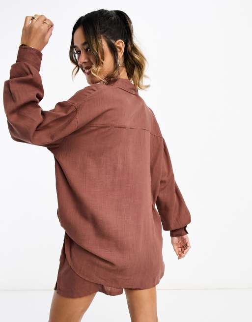 ASOS DESIGN – Locker geschnittene Hemdbluse in Terracotta mit nach hinten abfallendem Saum und Leinenanteil, 2 von 4