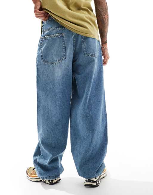 ASOS DESIGN – Locker geschnittene Jeans in verwaschenem Hellblau mit Zierrissen, 2 von 5