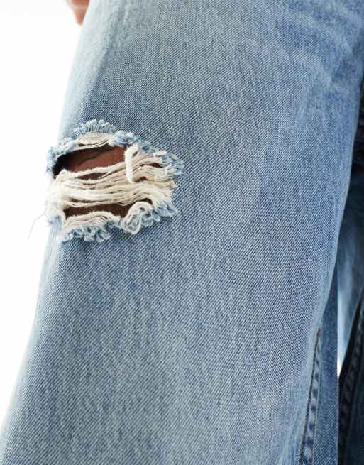 ASOS DESIGN – Locker geschnittene Jeans in verwaschenem Hellblau mit Zierrissen, 5 von 5