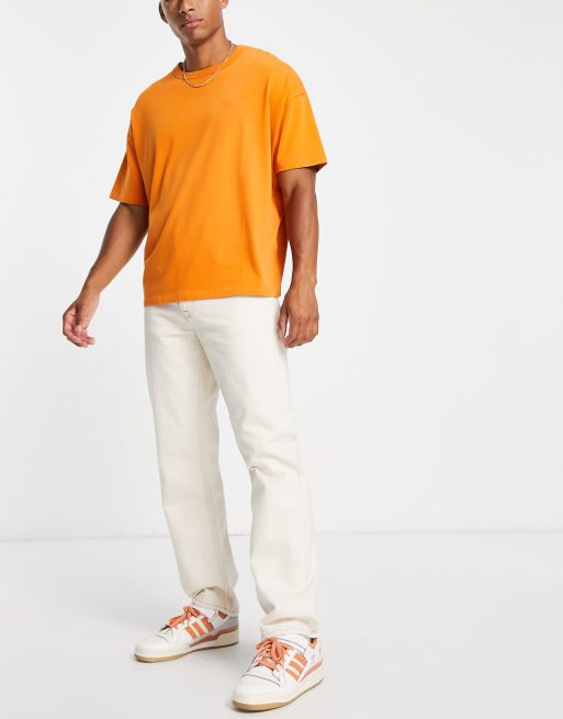 ASOS DESIGN – Locker geschnittene Jeans mit geradem Bein in Ecru