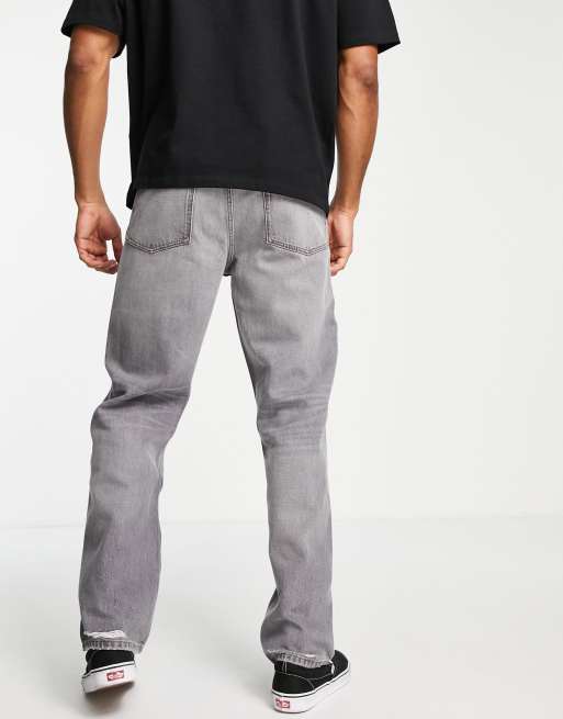 ASOS DESIGN Locker geschnittene Jeans mit geradem Bein in Grau mit zerschlissenem Saum ASOS