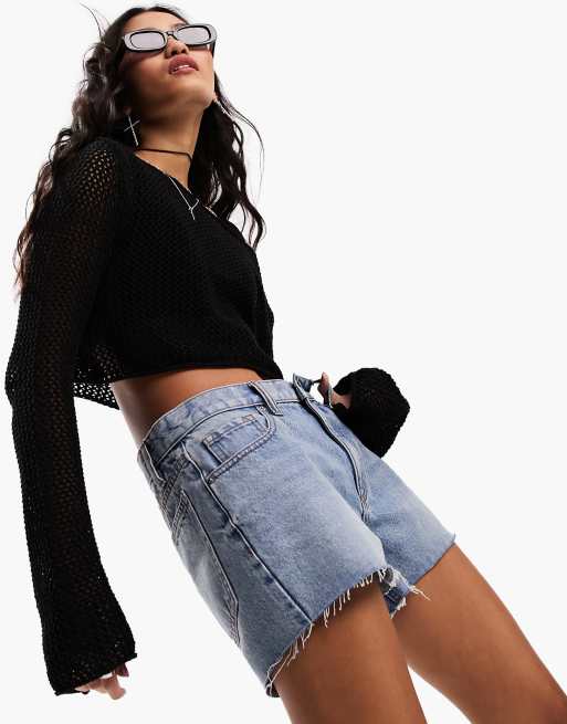 ASOS DESIGN Locker geschnittene Jeans Shorts in verwaschenem Mittelblau