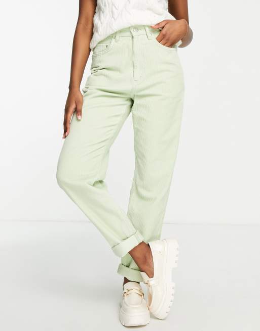 ASOS DESIGN – Locker geschnittene Mom-Jeans aus Cord in Apfelgrün mit hohem Bund