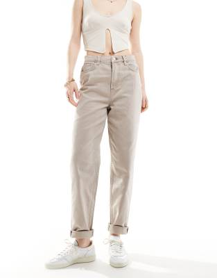 ASOS DESIGN - Locker geschnittene Mom-Jeans in Neutral mit hohem Bund