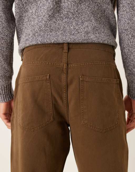 ASOS DESIGN – Locker geschnittene, schmal zulaufende Jeans in brauner Waschung, 5 von 5