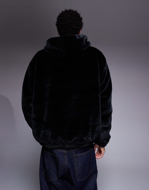 ASOS DESIGN – Locker geschnittener Kapuzenpullover in Schwarz aus Kunstpelz mit seitlichen Eingrifftaschen, 3 von 5