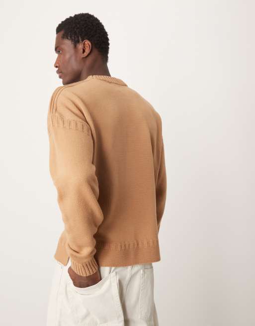 ASOS DESIGN – Locker geschnittener Strickpullover in Hellbraun mit Einsätzen mit Überwendlingsstich, 2 von 4