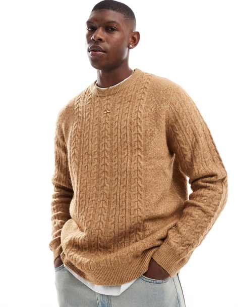 ASOS DESIGN – Locker geschnittener, weiter Strickpullover in Hellbraun mit Zopfmuster und Rundhalsausschnitt - view 1