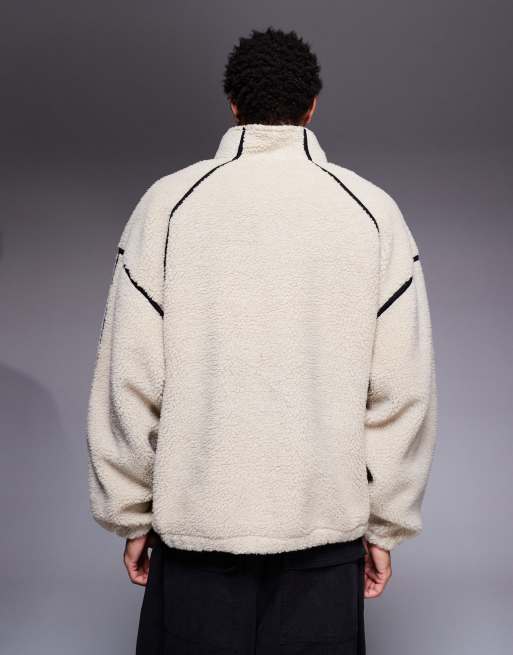 ASOS DESIGN – Locker geschnittenes Fleece-Sweatshirt in Beige mit Stehkragen und Einfassung, 3 von 5