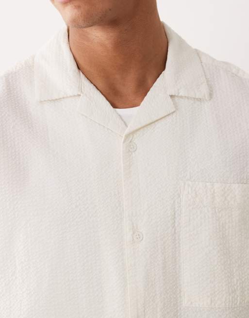 ASOS DESIGN – Locker geschnittenes Seersucker-Hemd in Wollweiß mit Reverskragen, 3 von 5