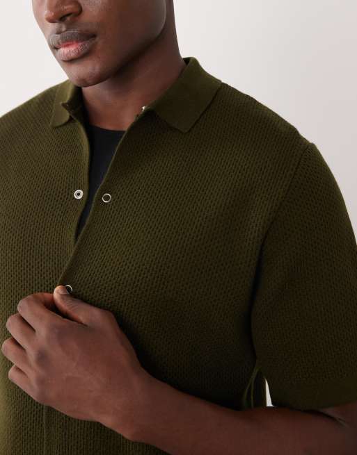 ASOS DESIGN – Locker geschnittenes Strick-Polohemd in Khaki mit Waffelstruktur und Knopfleiste, 3 von 5