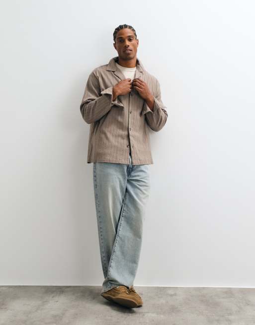 ASOS DESIGN – Locker geschnittenes, strukturiertes Hemd in Braun mit Reverskragen, 3 von 7