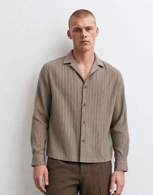 ASOS DESIGN – Locker geschnittenes, strukturiertes Hemd in Braun mit Reverskragen, 6 von 7
