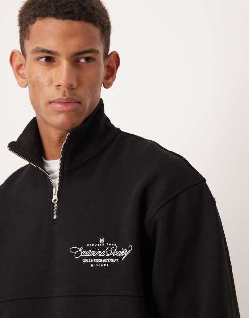 ASOS DESIGN – Locker geschnittenes Sweatshirt in Anthrazit mit kurzem Reißverschluss und Textprint, 5 von 5