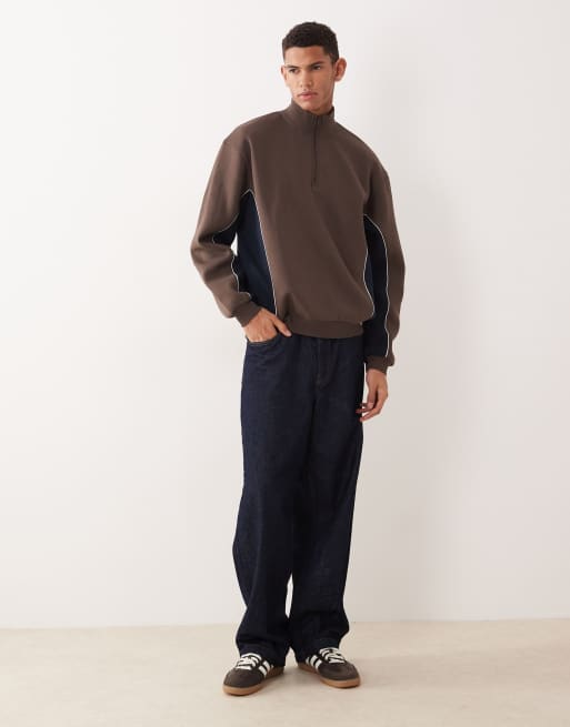 ASOS DESIGN – Locker geschnittenes Sweatshirt in Braun mit kurzem Reißverschluss und Bahnendesign, 2 von 5