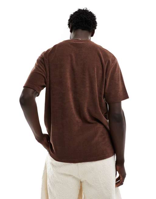 ASOS DESIGN – Locker geschnittenes T-Shirt aus Frottee in Braun, 2 von 4
