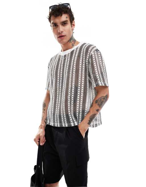 ASOS DESIGN – Locker geschnittenes T-Shirt aus Häkelware in Schwarz-Weiß