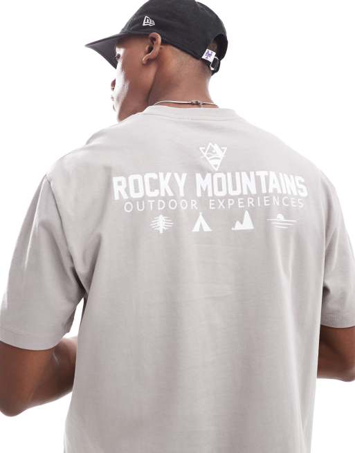 ASOS DESIGN – Locker geschnittenes T-Shirt in Grau mit Outdoor-Rückenprint