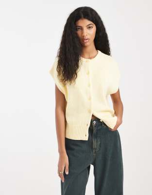 ASOS DESIGN - Locker geschnittenes Tanktop in Buttermilchgelb mit durchgehender Knopfleiste