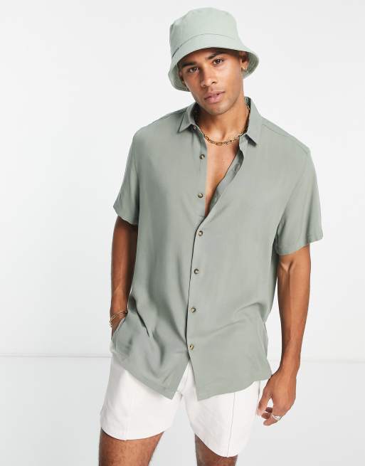 ASOS DESIGN – Locker geschnittenes Viskose-Hemd in Salbeigrün