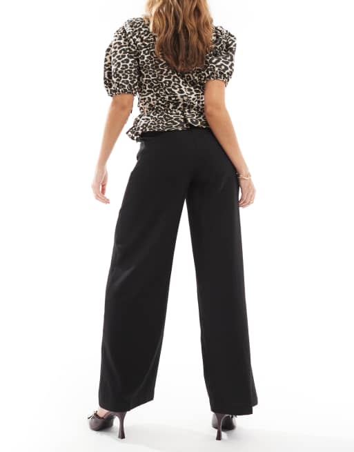 ASOS DESIGN – Lockere, gerade geschnittene Hose in Schwarz mit 5-Taschen-Design , 2 von 5