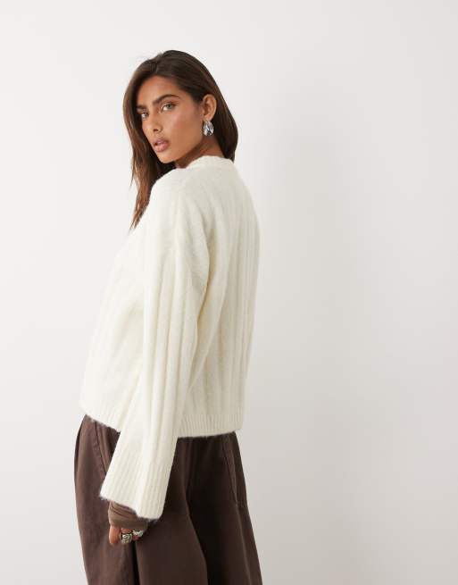 ASOS DESIGN lockerer Strickpullover mit Rundhalsausschnitt in Cremeweiß, 4 von 4