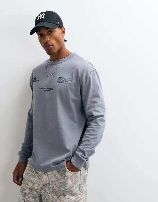 ASOS DESIGN lockeres Boxy-Oberteil mit langen Ärmeln, Rundhalsausschnitt und Print in Hellgrau, 3 von 5