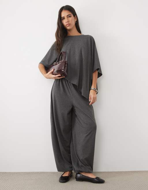 ASOS DESIGN lockeres Cape-Oberteil mit asymmetrischem Saum als Kombiteil in Graumeliert, 2 von 4