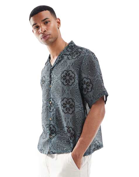 ASOS DESIGN – Lockeres, kastiges Hemd in Blau mit Kachelmuster und Reverskragen - view 1