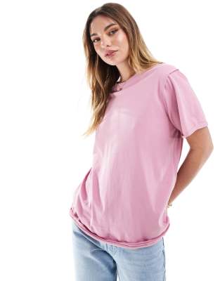 ASOS DESIGN - Lockeres Regular Fit T-Shirt in verwaschenem Pflaumenrosa mit ungesäumten Kanten-Lila