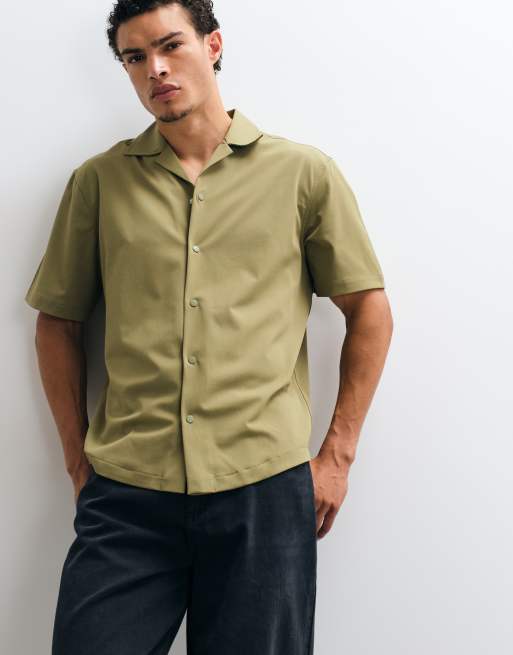 ASOS DESIGN lockeres Revershemd mit Druckknöpfen in Khaki, 5 von 5