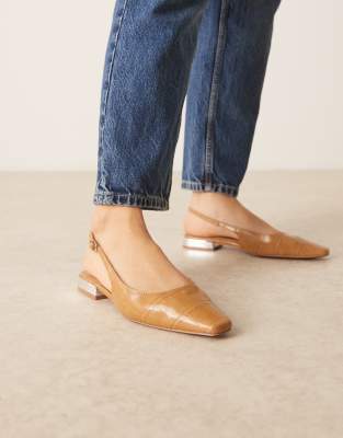 ASOS DESIGN - Logan - Ballerinas in Kroko-Beige mit Fersenriemen und kantiger Zehenpartie-Neutral