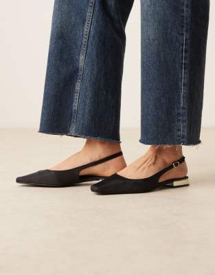 ASOS DESIGN - Logan - Ballerinas in Schwarz mit kantiger Zehenpartie