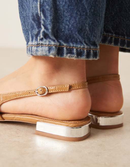 ASOS DESIGN - Logan - Ballerine a punta beige effetto coccodrillo con cinturino posteriore, 4 di 4
