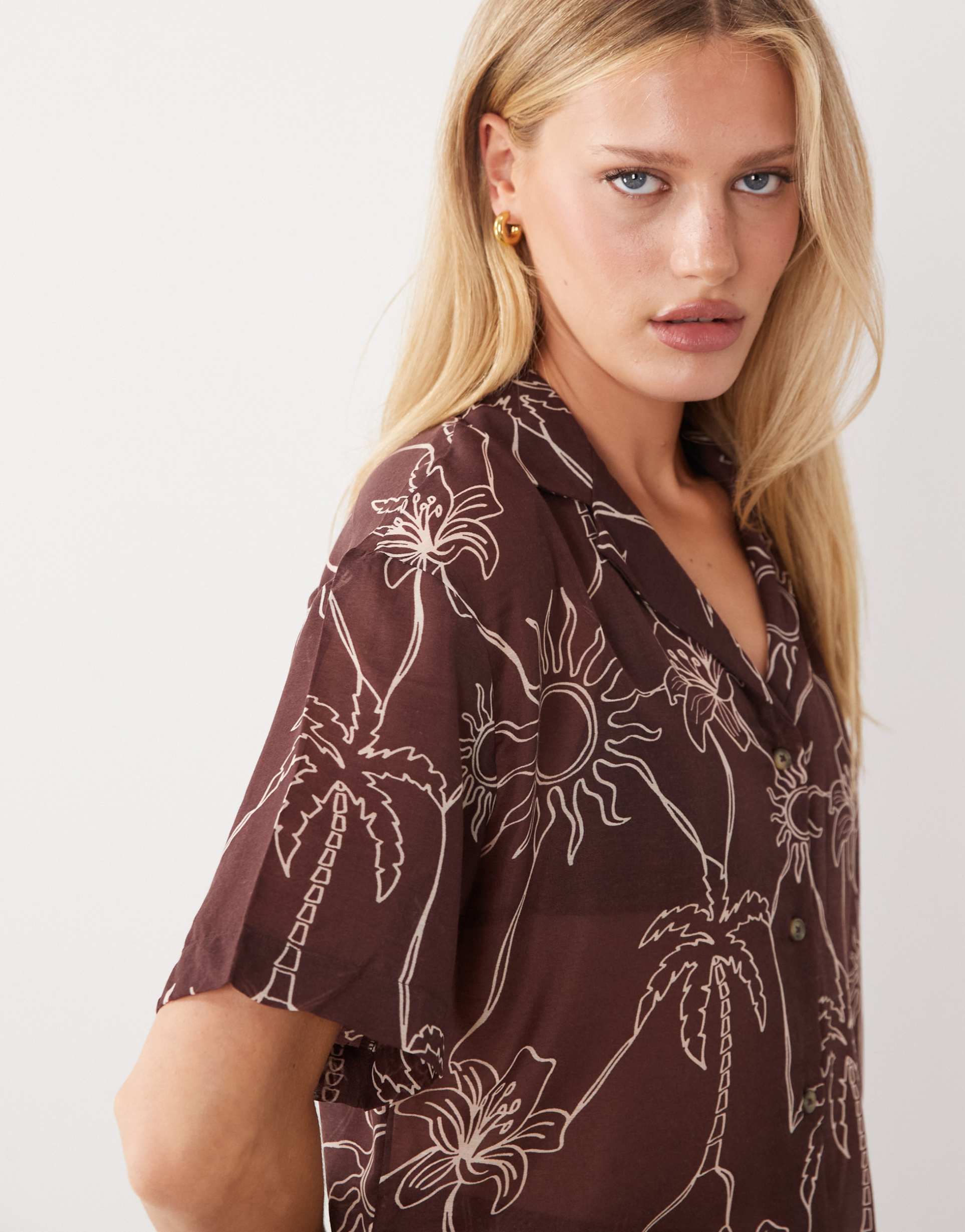 asos design logan beach resort shirt in tropical stencil print