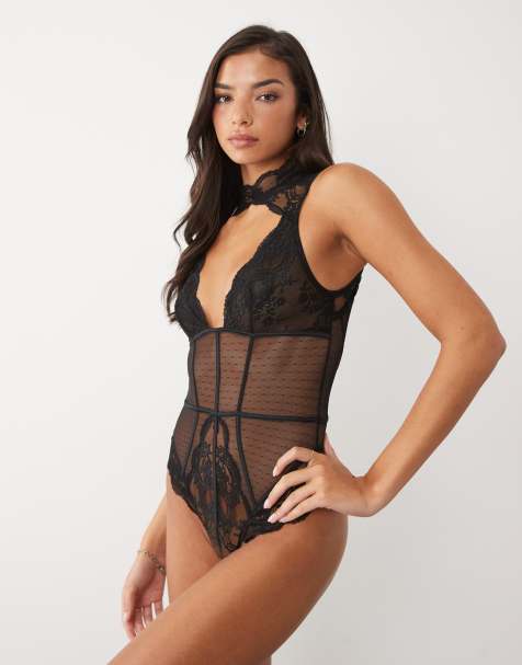 ASOS DESIGN – Lola – Hochgeschlossener Body aus Spitze in Schwarz mit Cut-Outs - view 1