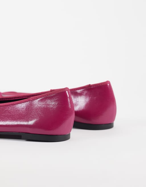 ASOS DESIGN Lola mjuka balettskor med rosettdetalj i hallonrött, 4 av 4
