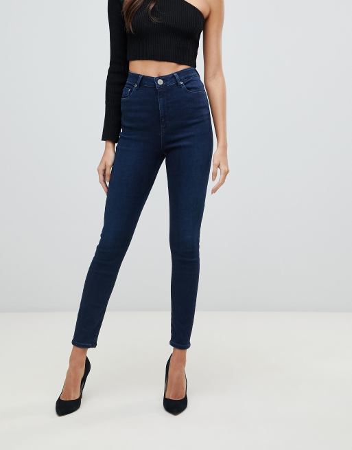 ASOS DESIGN London – Ciemnoniebieskie dopasowane jeansy Ridley z podwyższonym stanem