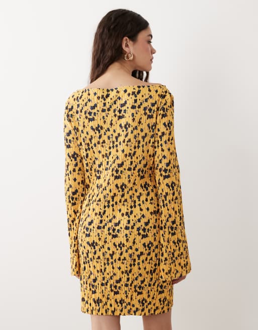 ASOS DESIGN long angel sleeve plisse mini dress in yellow floral print, 4 of 4